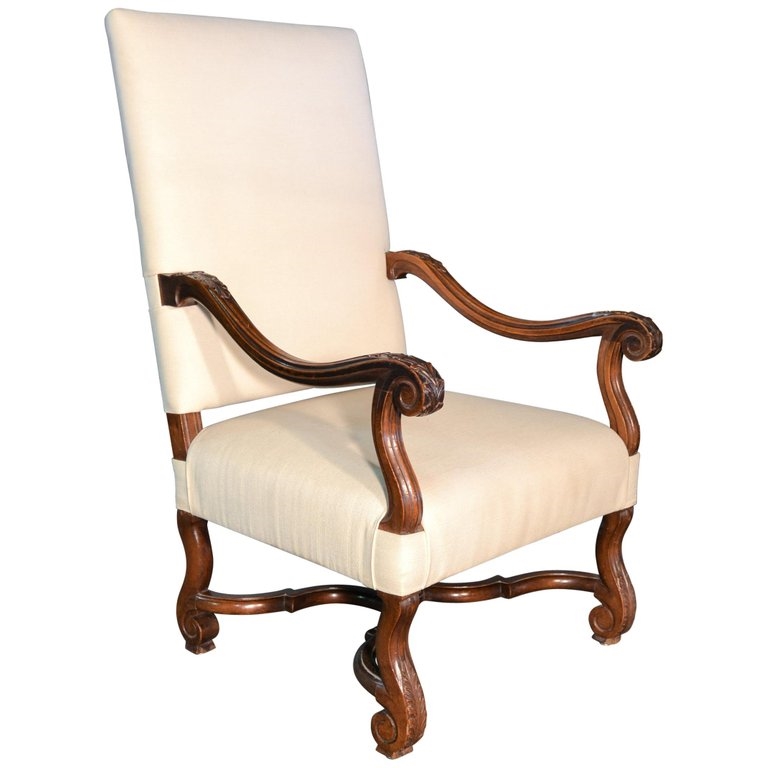 123/2076 - 18th Century Walnut Fauteuil