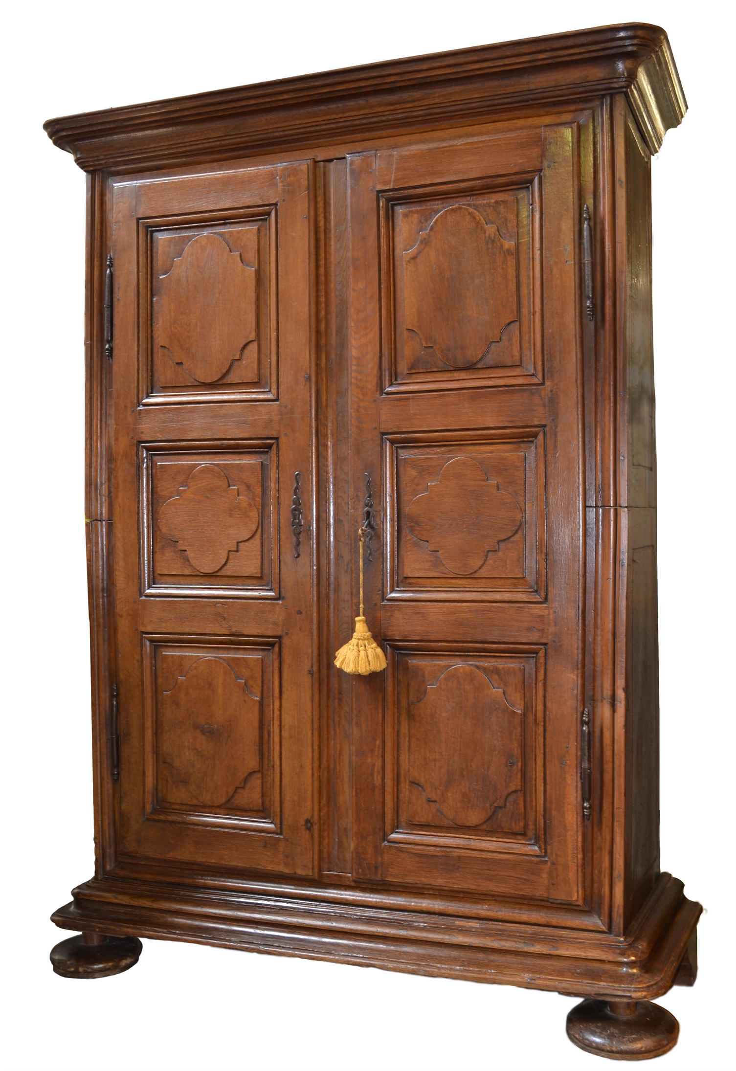 125/2003 - Petite French Oak Armoire