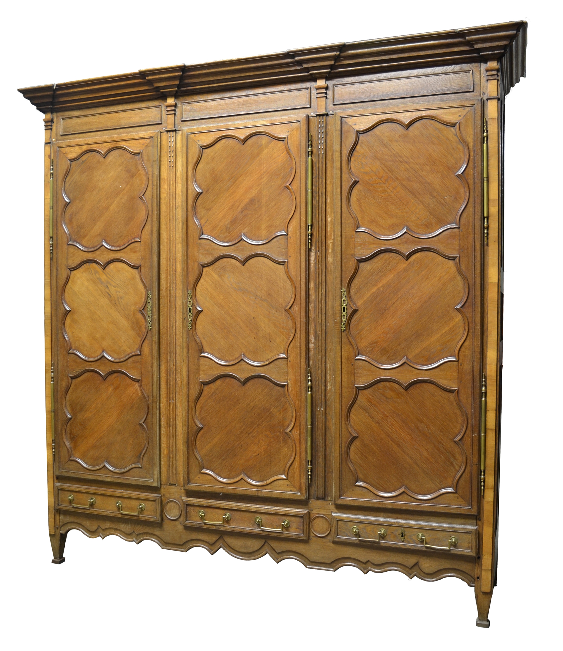 128/2063 - 3 Door Armoire