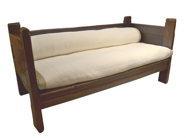 128/2083 - Early Oak Settee